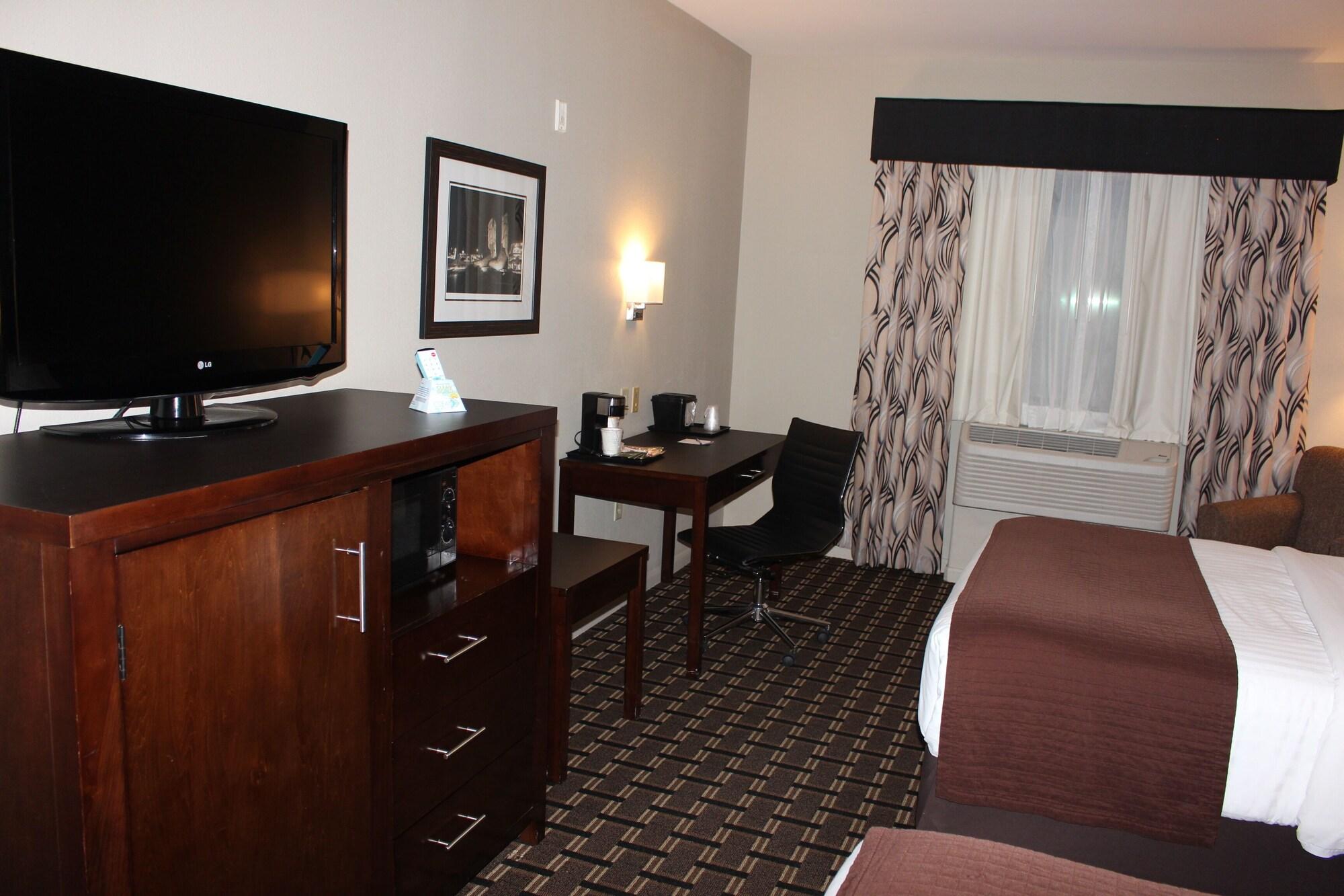 Baymont By Wyndham Columbus Hotel Buitenkant foto