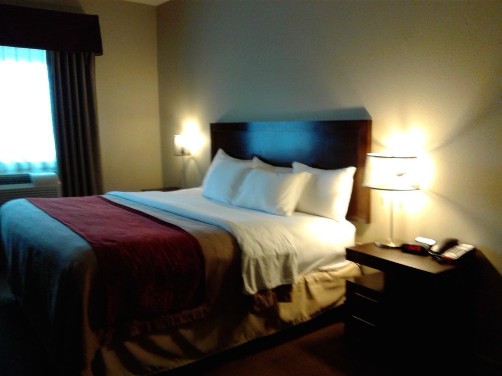 Baymont By Wyndham Columbus Hotel Buitenkant foto
